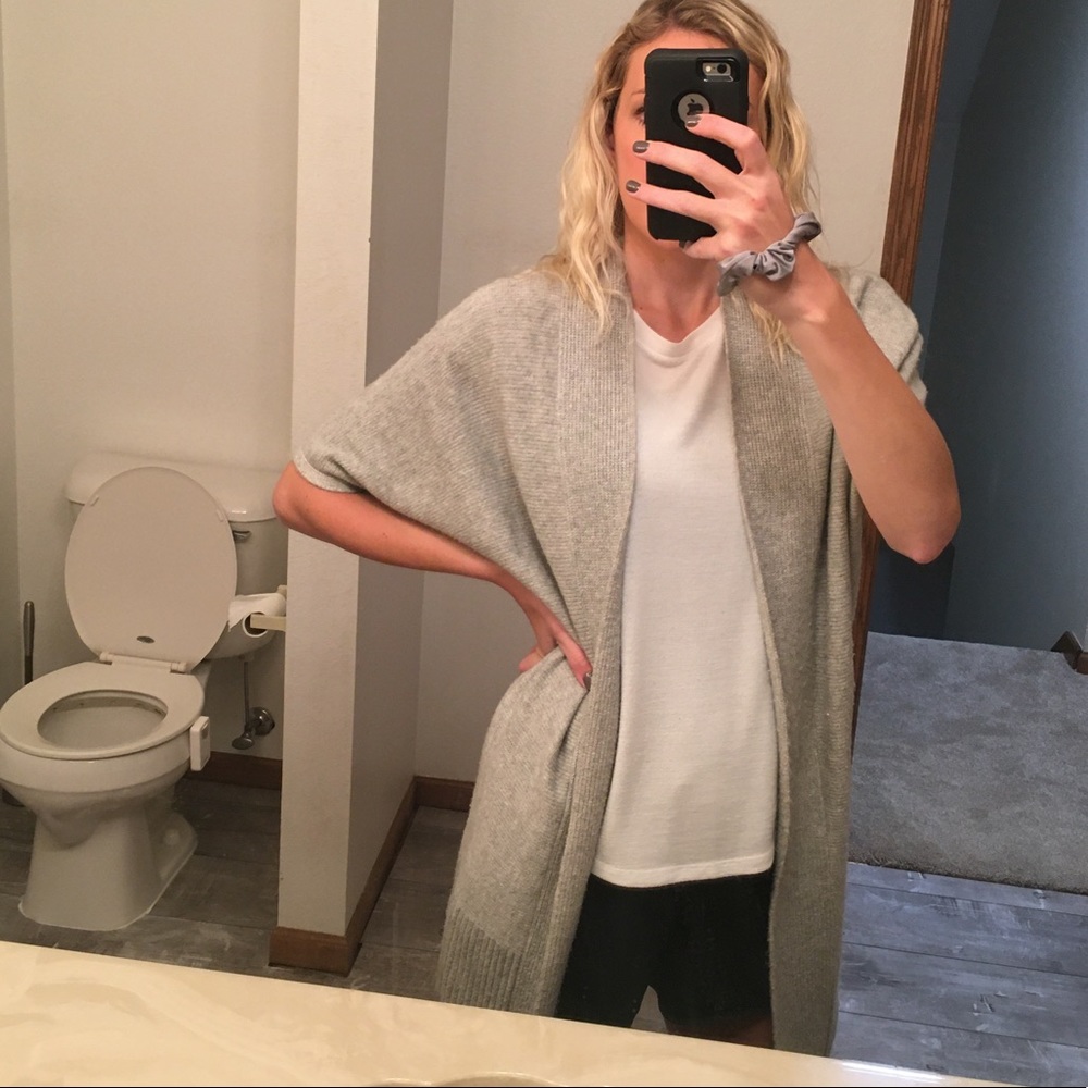 Short sleeved cardigan